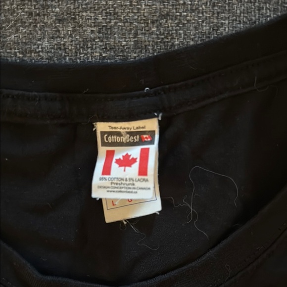 Toronto Raptors Vintage Black and Gold Women’s T-Shirt - Picture 6 of 9